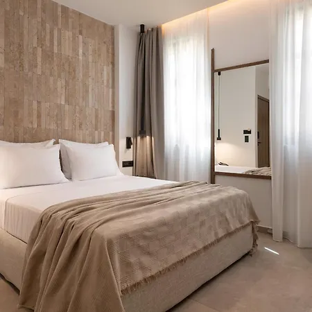 Karavel - Old Town Aparthotel 4*
