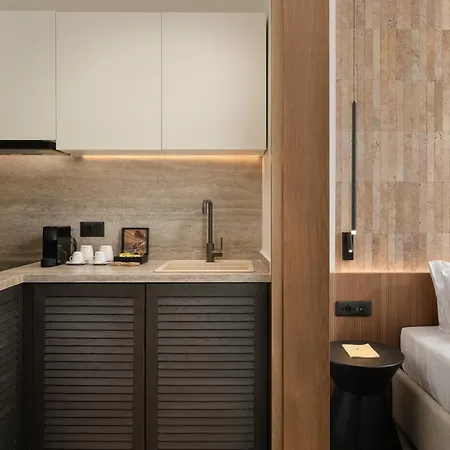 Karavel - Old Town 4*