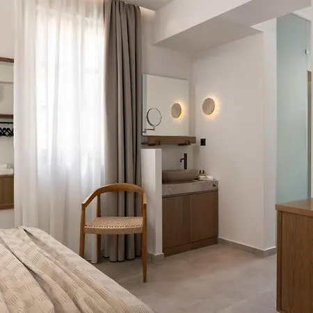 Aparthotel Karavel - Old Town 4*