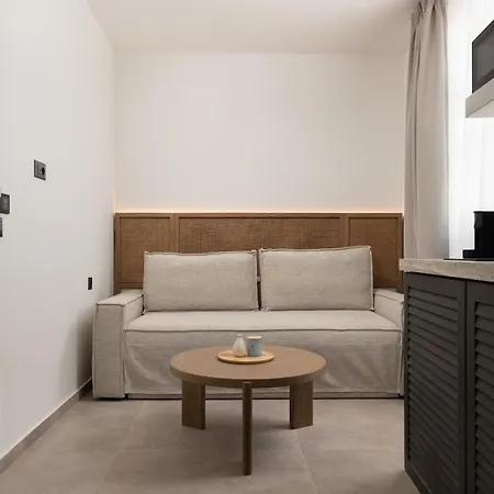 Karavel - Old Town 4*