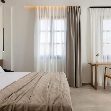 Karavel - Old Town 4*
