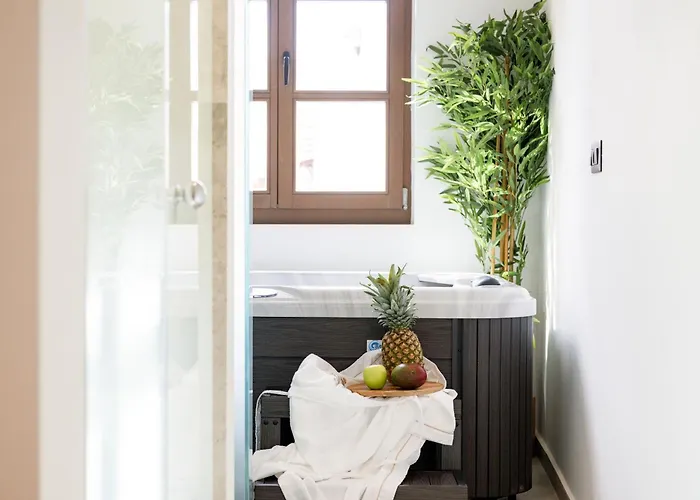 מלון דירות Karavel - Old Town