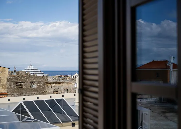 Karavel - Old Town Hotel apartamentowy