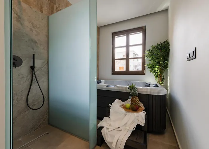 Karavel - Old Town Hotel apartamentowy