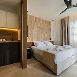 Karavel - Old Town Apart-hotel