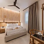 Karavel - Old Town Apartmanhotel 4*