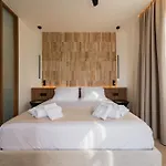 Karavel - Old Town Apartmanhotel
