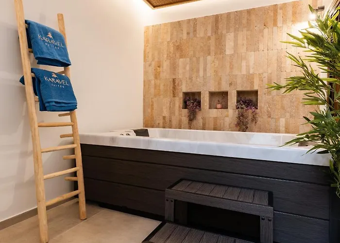 Karavel - Old Town Aparthotel