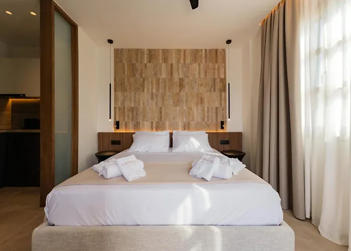 Karavel - Old Town Aparthotel